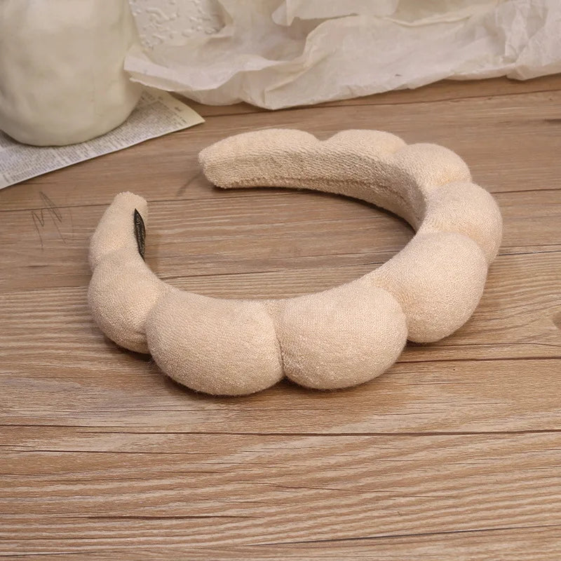 soft sponge headband for face washing and makeup removal (photo 10 of 10)