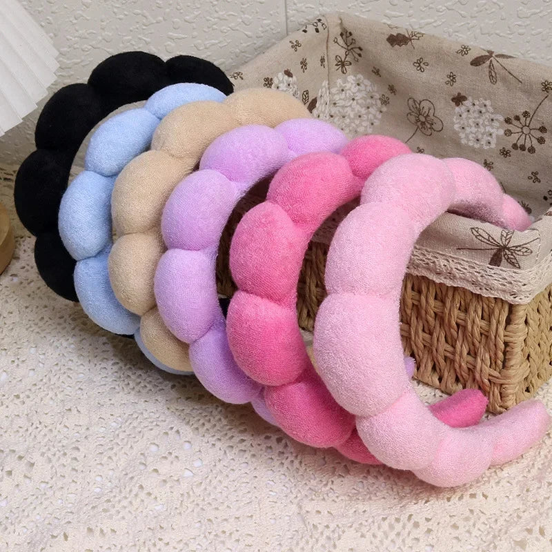 soft sponge headband for face washing and makeup removal (photo 3 of 10)