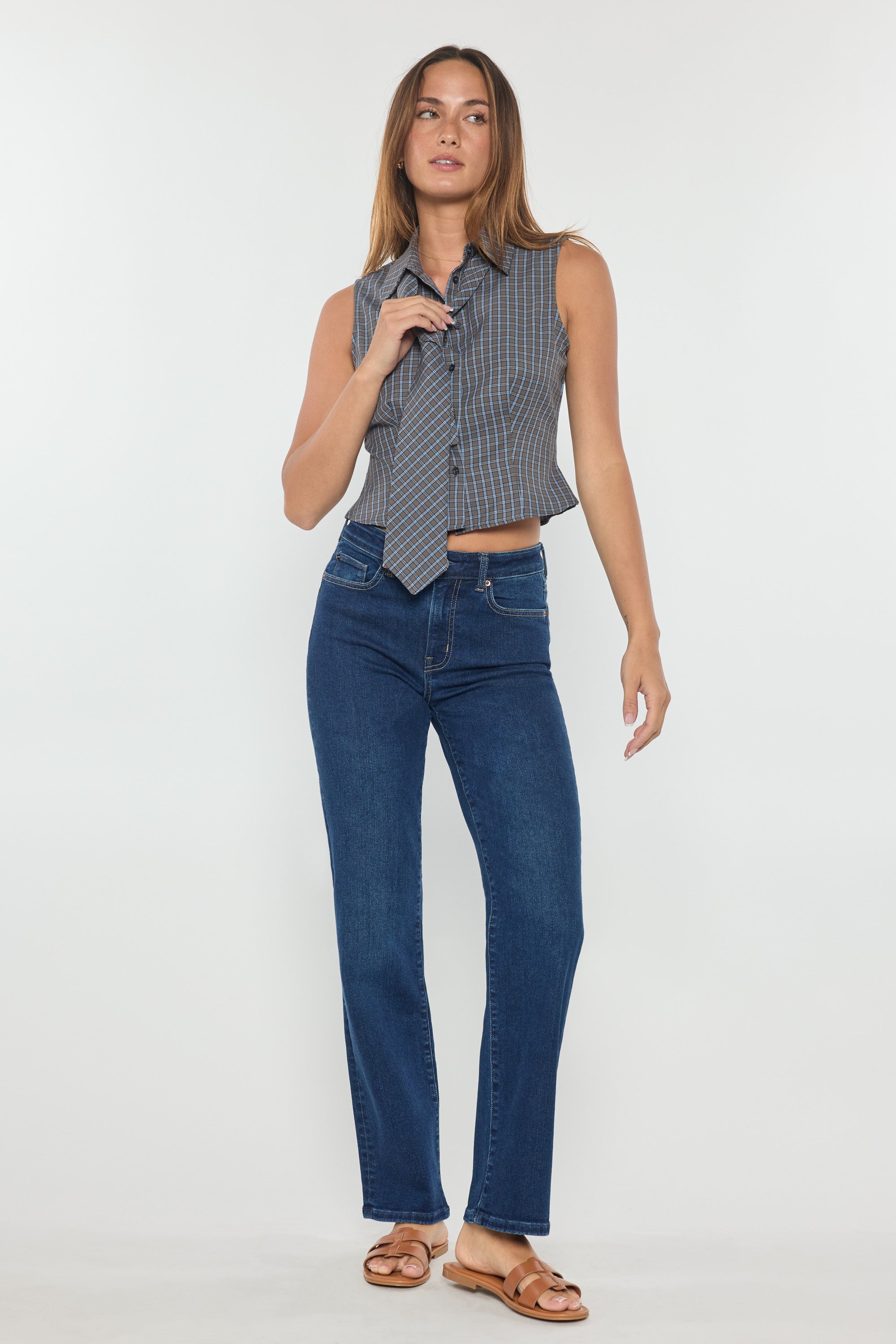 Women's straight leg blue jeans, stylish fit for casual wear