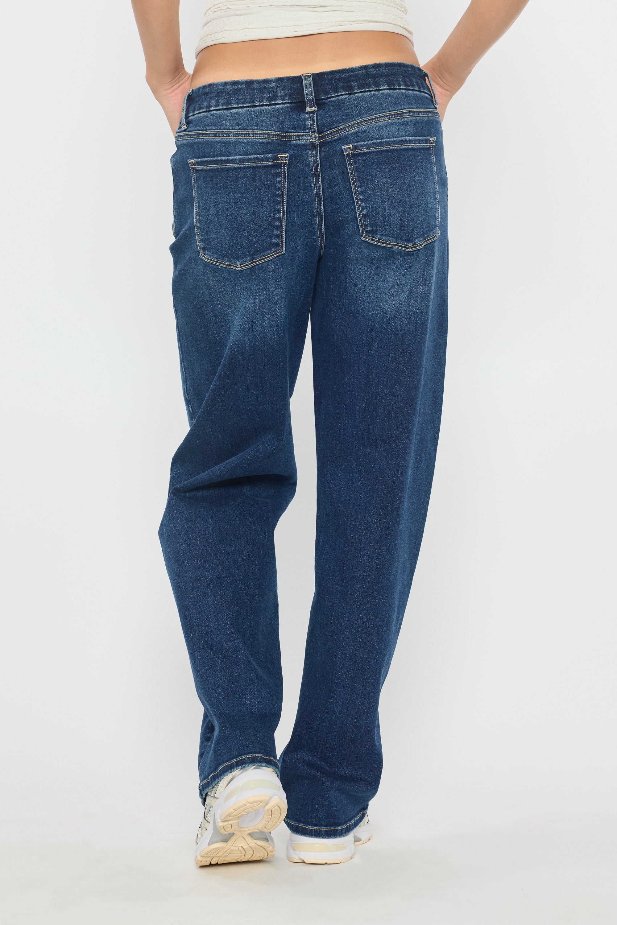 Shop ENJEAN women's straight leg blue jeans, casual and stylish fit
