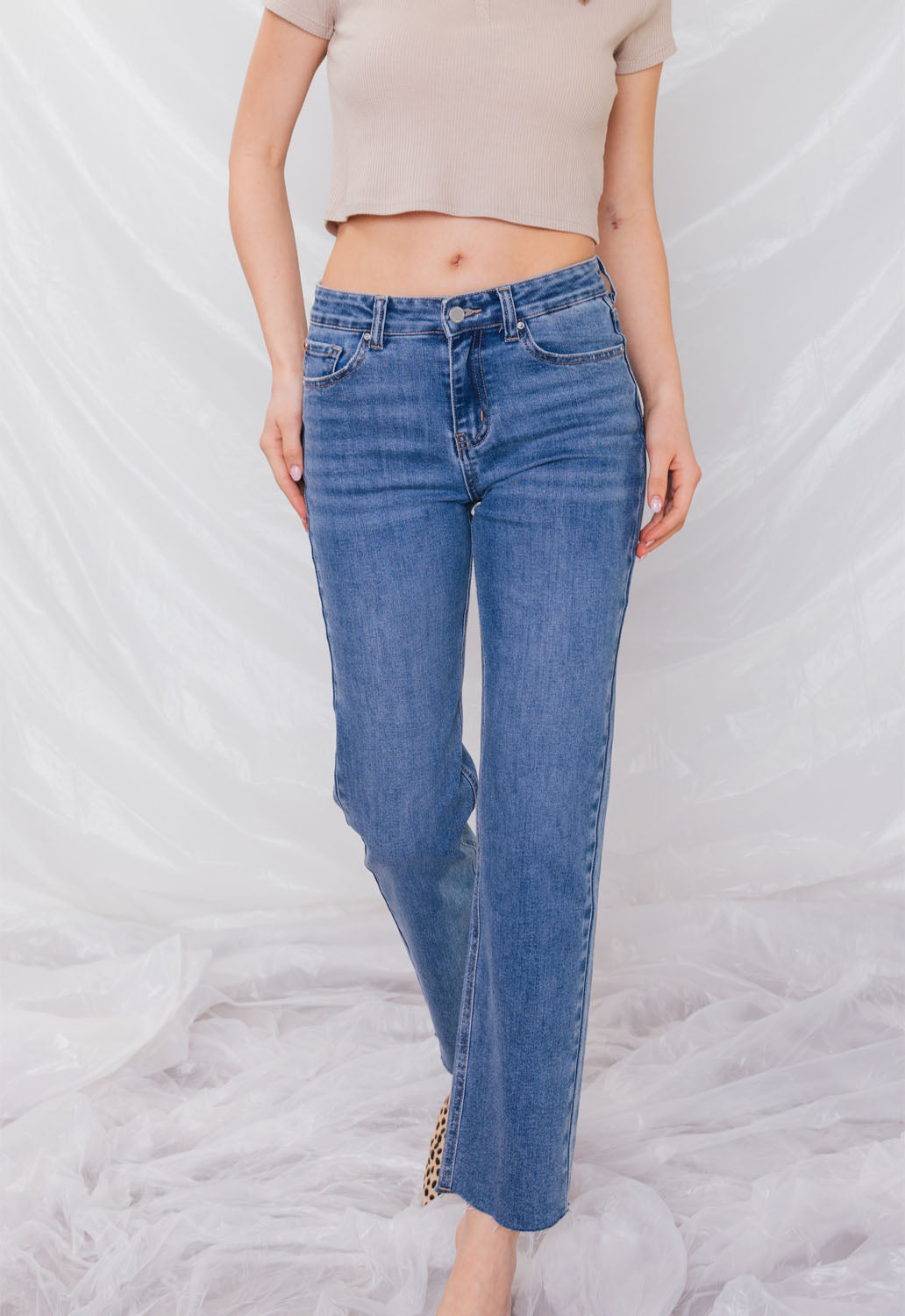 Women's straight leg blue jeans, stylish denim for casual wear