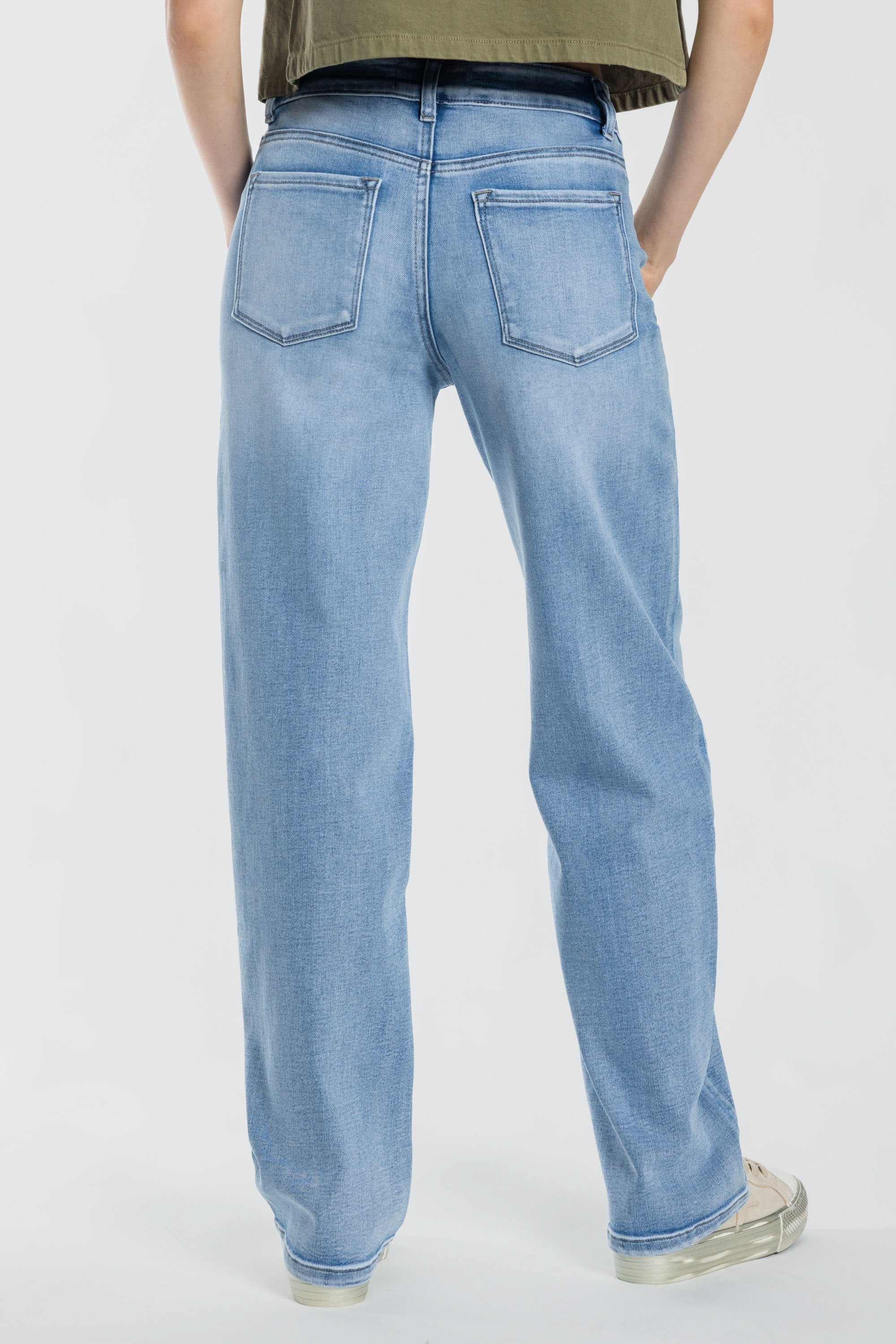 Women's straight leg blue jeans in light wash, perfect for casual wear
