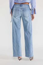 Women's straight leg blue jeans, casual style for everyday wear