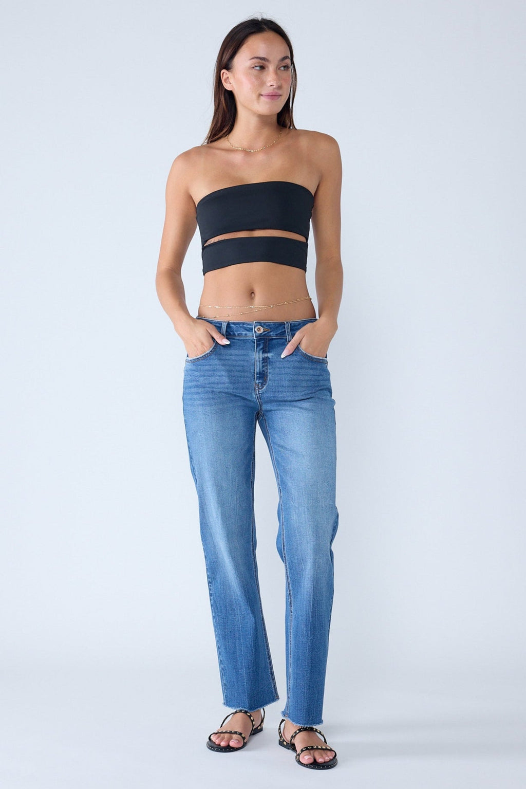 Women's straight leg blue jeans, classic fit for casual outings