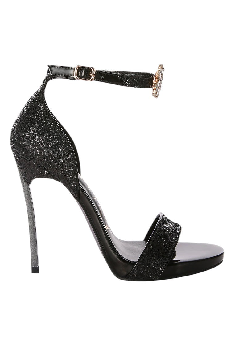 Stilettos à paillettes à talons hauts droits