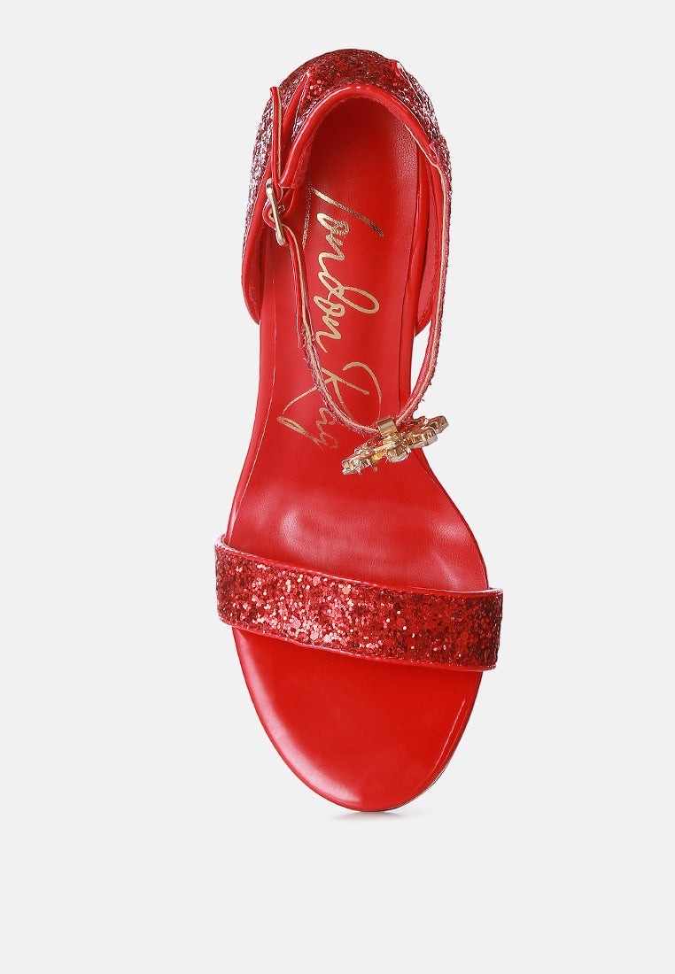 Stilettos à paillettes à talons hauts droits