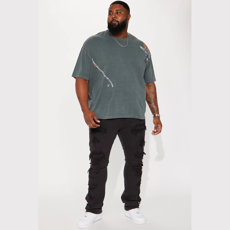 VacationGrabs grey short sleeve streetwear shirt worn by man with black ripped jeans and white sneakers