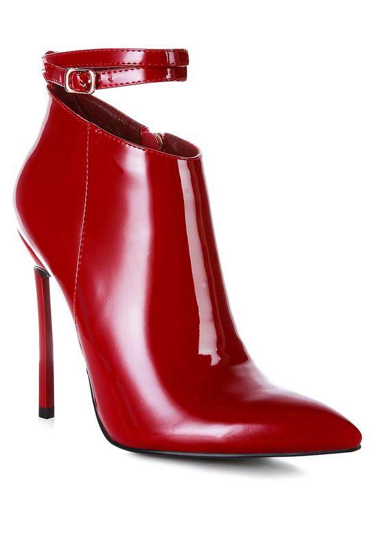 Stylish black ankle boots with a sleek design for modern women's fashion