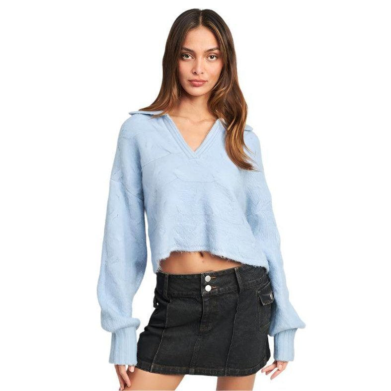 Emory Park stylish cableknit sweater in light blue with a cropped fit and v-neck design