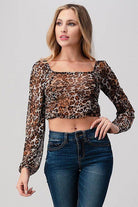 Leopard Print Stylish Crop Tops for Vacation with Long Sleeves and Cropped Fit