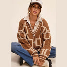 La Miel stylish knit cardigan in brown with geometric pattern for a cozy and fashionable look
