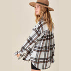 La Miel stylish travel jacket in plaid design, designed for comfort and versatility on the go