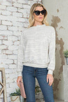 Andante USA stylish vacation tops for women in light gray with a relaxed fit and long sleeves