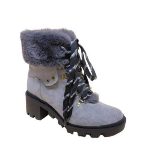 Stylish winter boots ladies with fur lining and lace-up design for trendy winter outfits