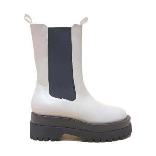 Let's See Style stylish women's boots vacation in white and black with chunky sole and pull tabs
