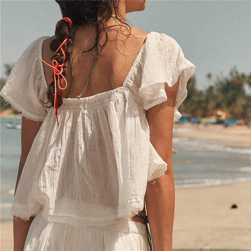 Women's white lightweight shirt, perfect tops for the summer at the beach