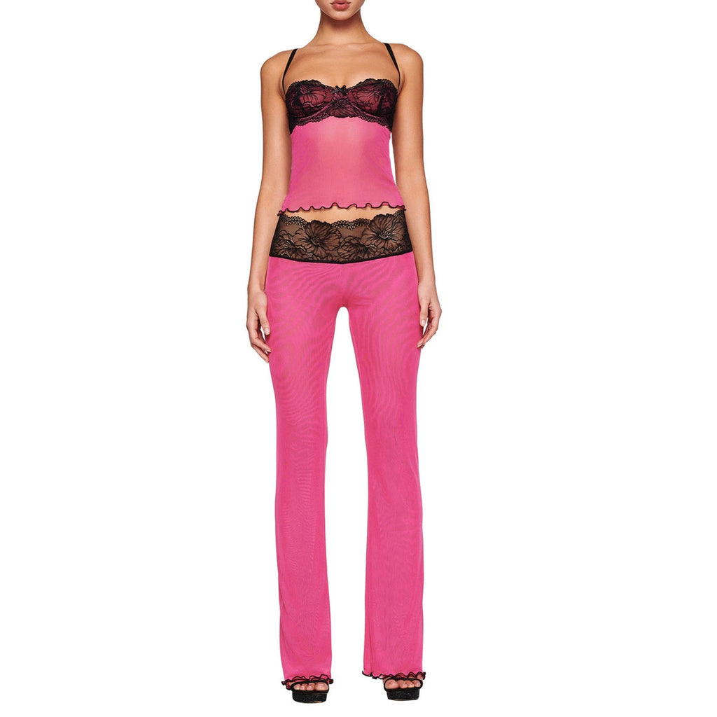 Women's sheer pink summer wedding guests outfits with lace accents