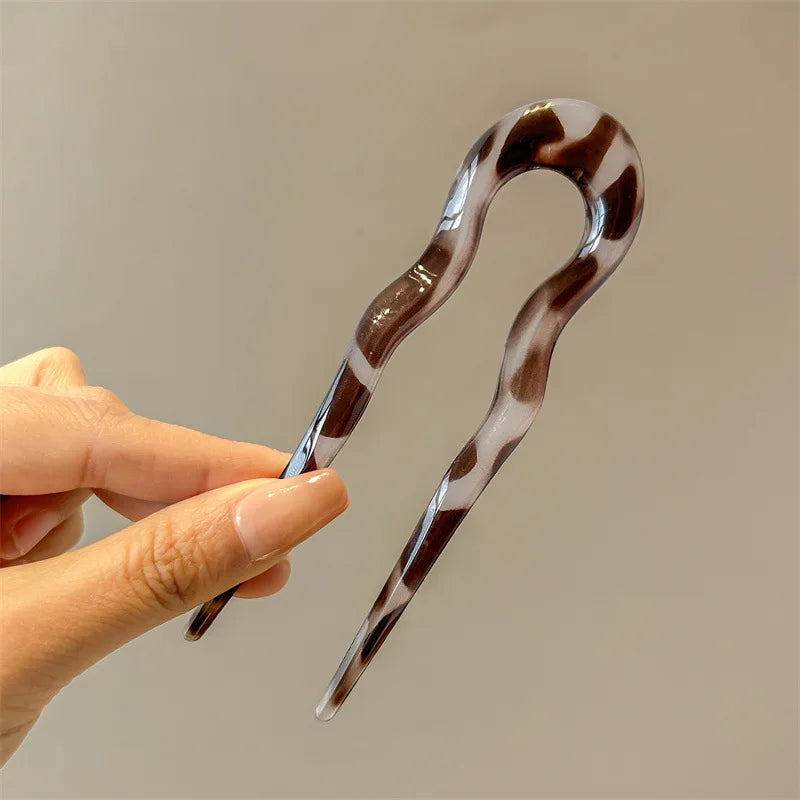 Tortoiseshell hair fork for women, stylish acrylic accessory for updos