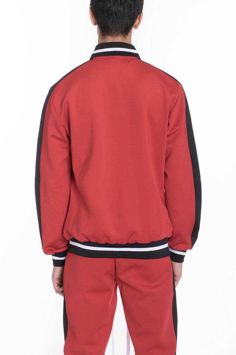 Men's 2 piece tracksuit for men in red with black details and sporty design