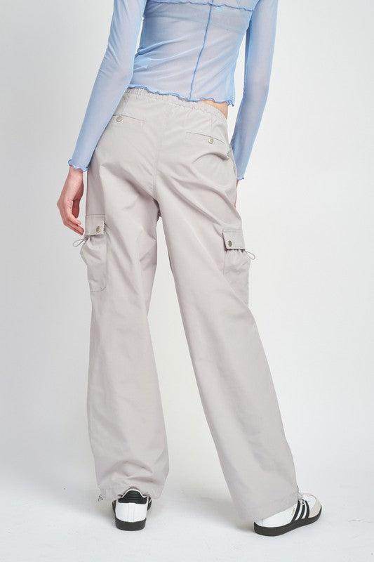 Emory Park women's vacation style cargo pants in light grey with a relaxed fit and side pockets