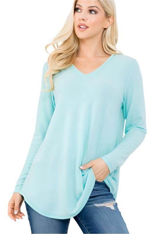 P & ROSE COLLECTION Women's vacation style v-neck shirt in light blue with long sleeves