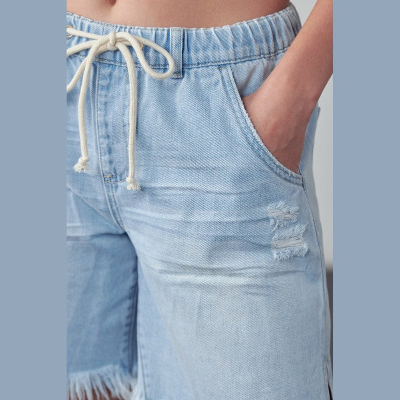 Denim Lab USA women's light wash frayed hem drawstring jean shorts with pockets