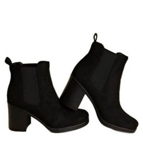 Fortune Dynamic versatile black boots for vacations with stylish high heels and elastic side panels