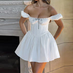 Vintage bridal dress in white, perfect for summer weddings