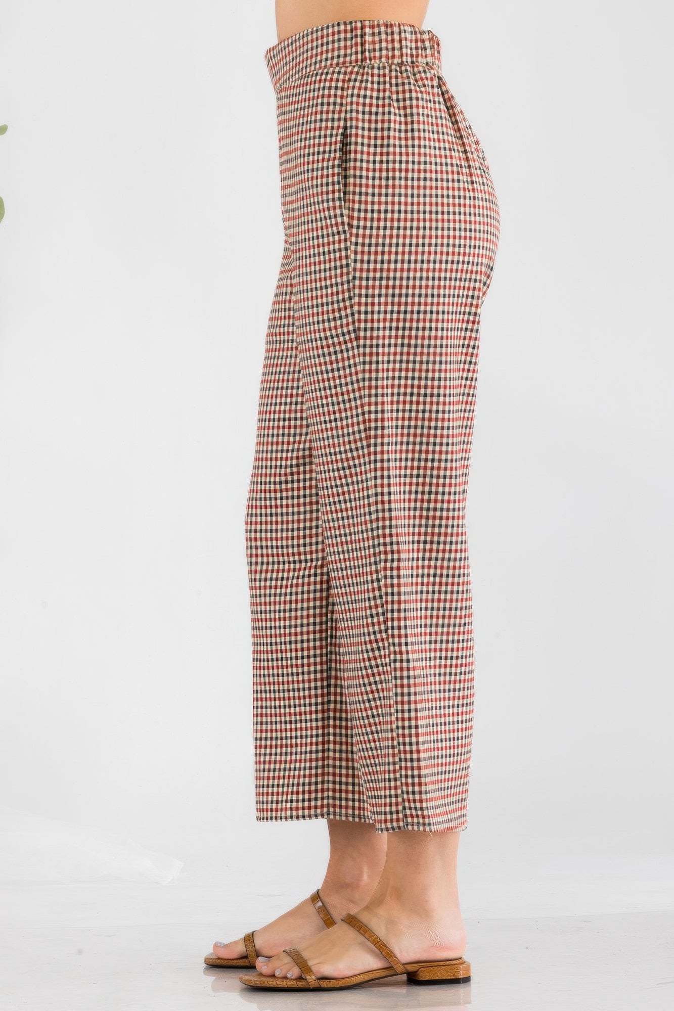 Women's waist high pants in plaid, perfect for casual outings