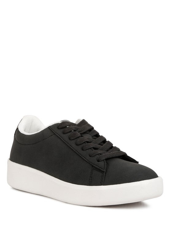 Women's black sneakers, casual style, great walking shoes for sightseeing tours