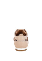 Women's beige sneakers with leopard print, ideal walking shoes for sightseeing tours