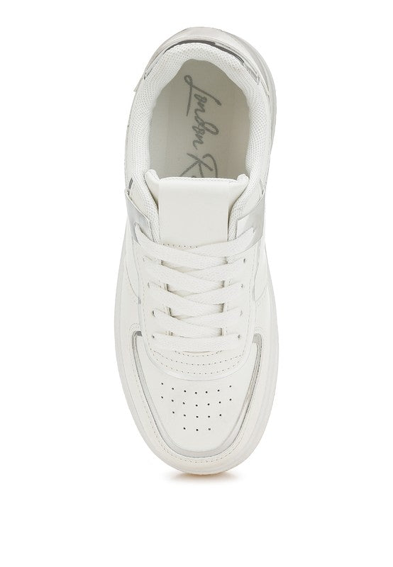 Women's white sneakers from Rag Company, ideal walking shoes for sightseeing tours