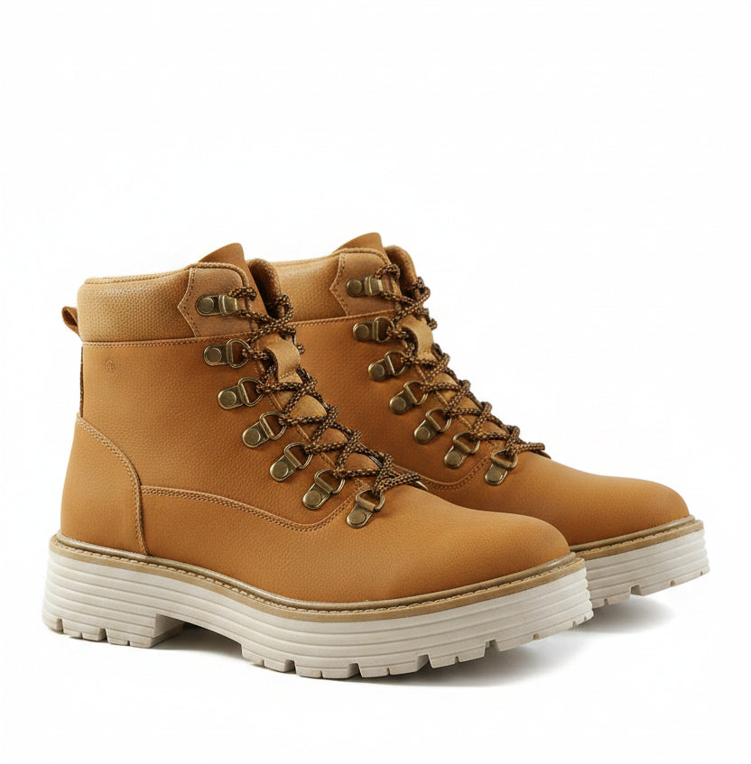 Rag Company warm winter boots for travel with sturdy laces and cushioned soles for comfort