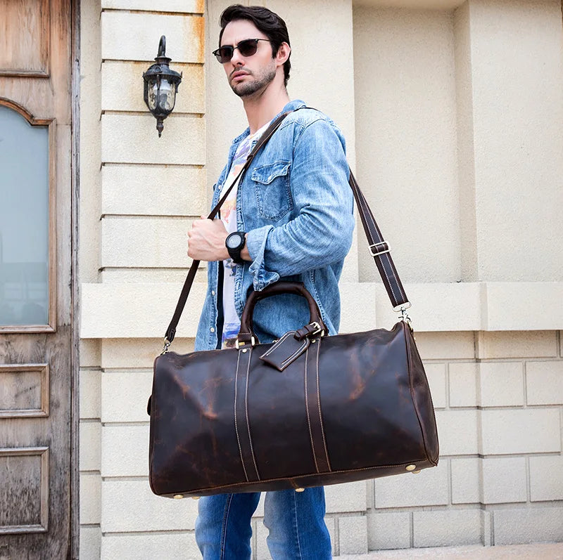 Men's brown leather weekend bag, perfect for short trips
