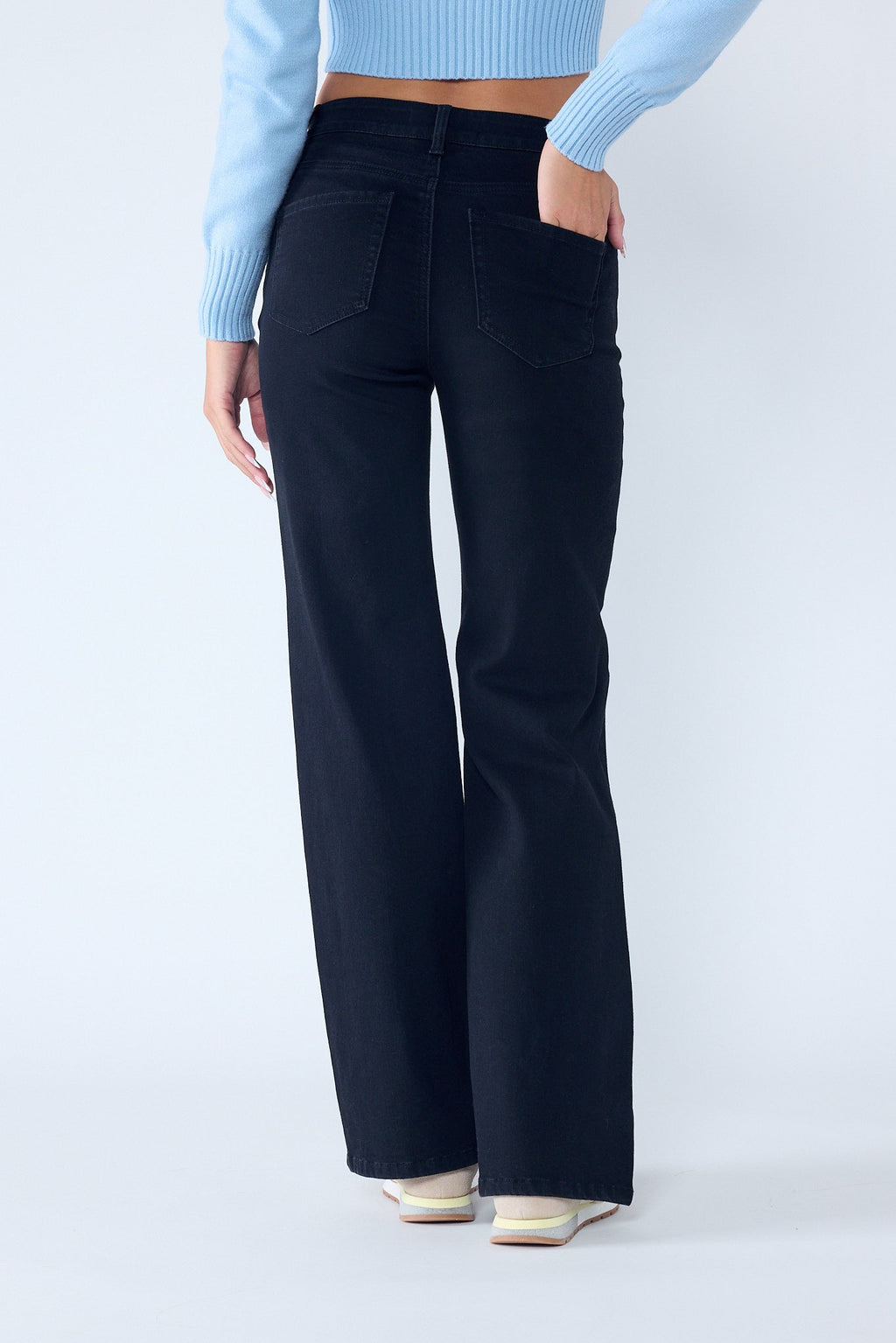 Women's black wide-leg jeans, perfect for a casual day out