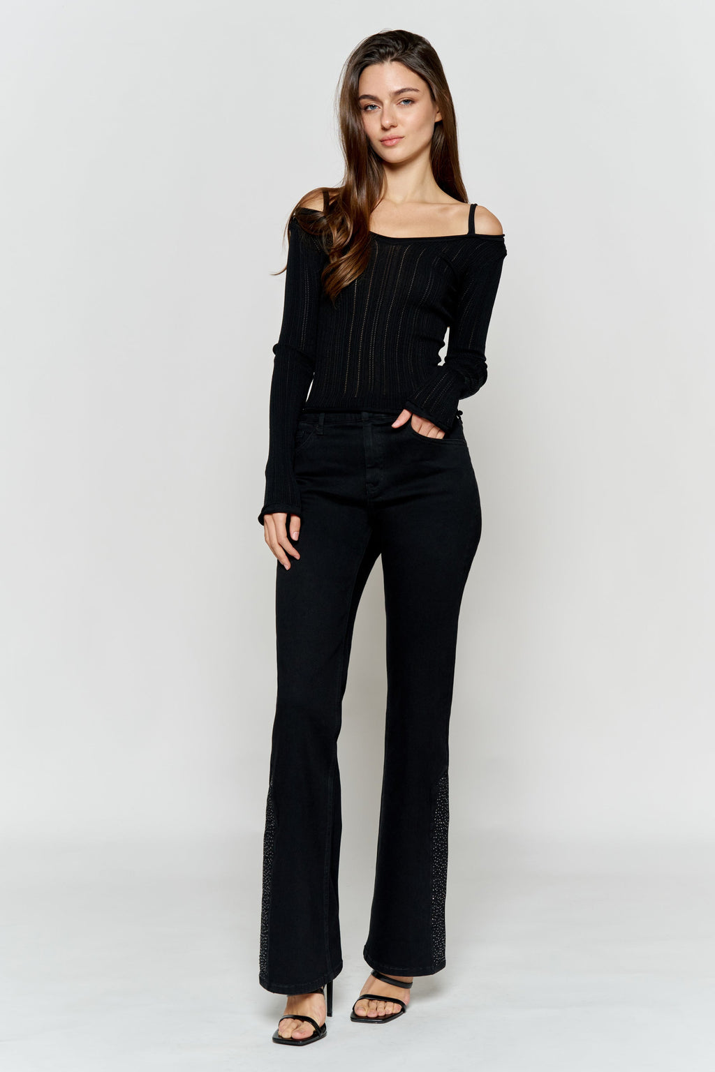 Women's black wide-leg jeans, perfect for casual outings