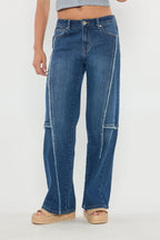 Women's wide-leg jeans in blue denim, perfect for casual wear