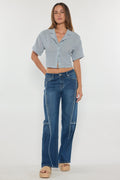 Women's wide-leg jeans in blue denim, perfect for casual outings