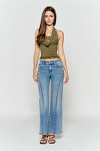 Women's wide-leg jeans in light blue denim, perfect for casual wear