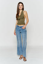 Women's wide-leg jeans in light blue denim, perfect for casual outings