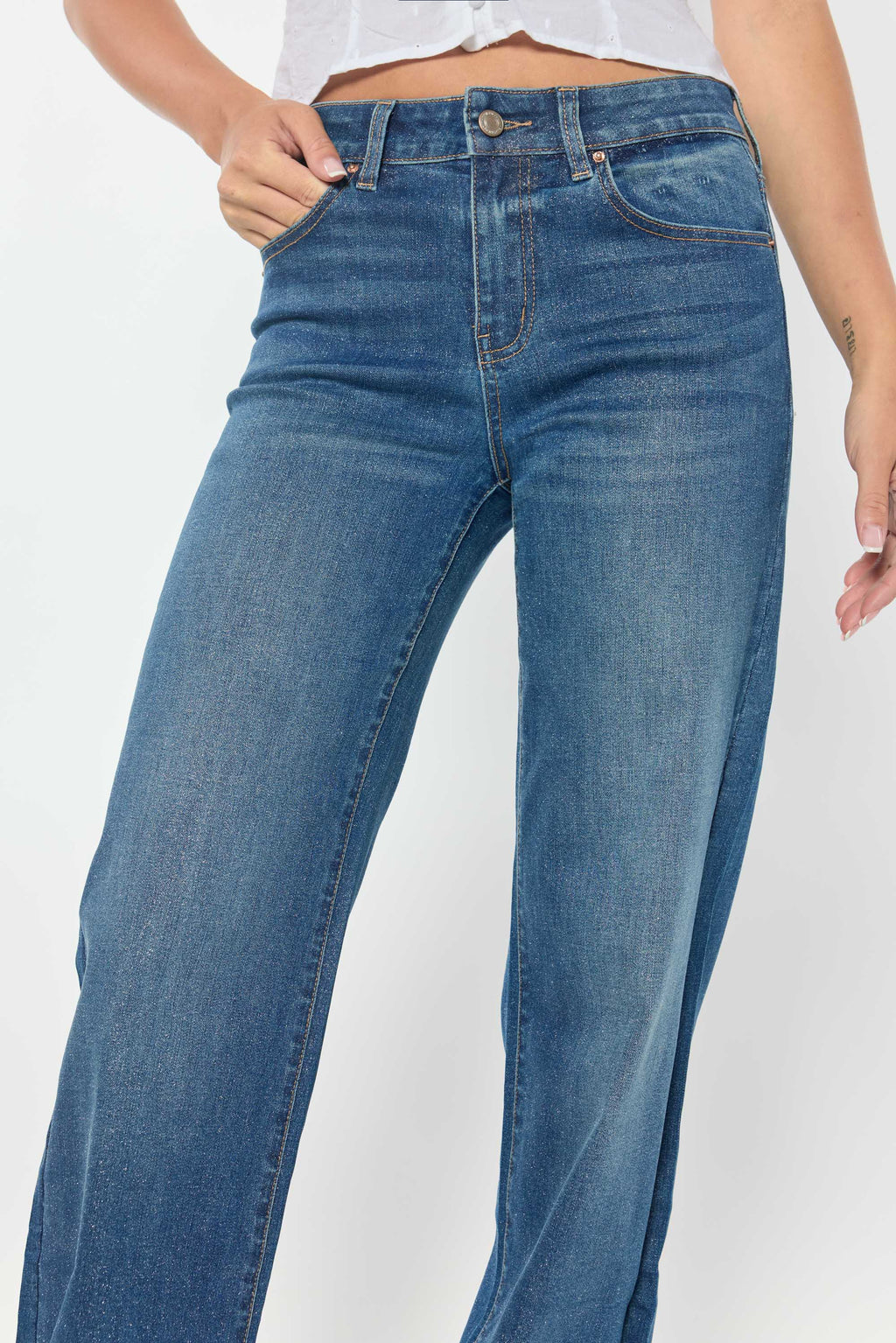 Women's blue wide-leg jeans, casual denim for everyday wear