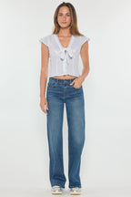Women's wide-leg jeans in blue, perfect for casual outings