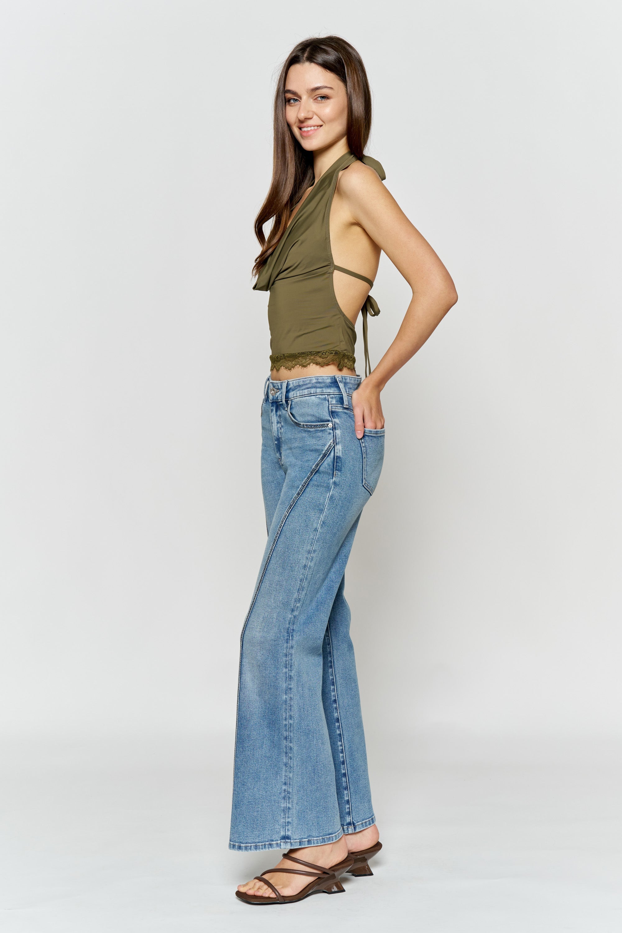 Women's blue wide-leg jeans for casual everyday wear