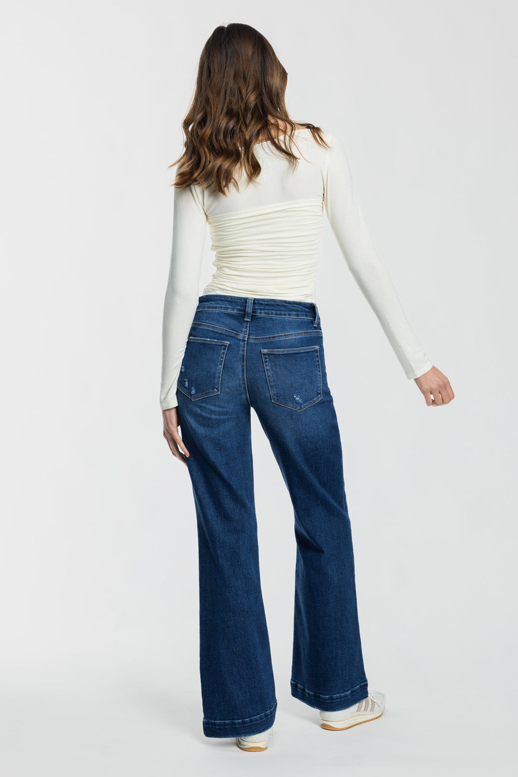 Women's denim wide-leg jeans with a relaxed fit for everyday wear