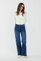 Women's blue wide-leg jeans, perfect for stylish casual wear