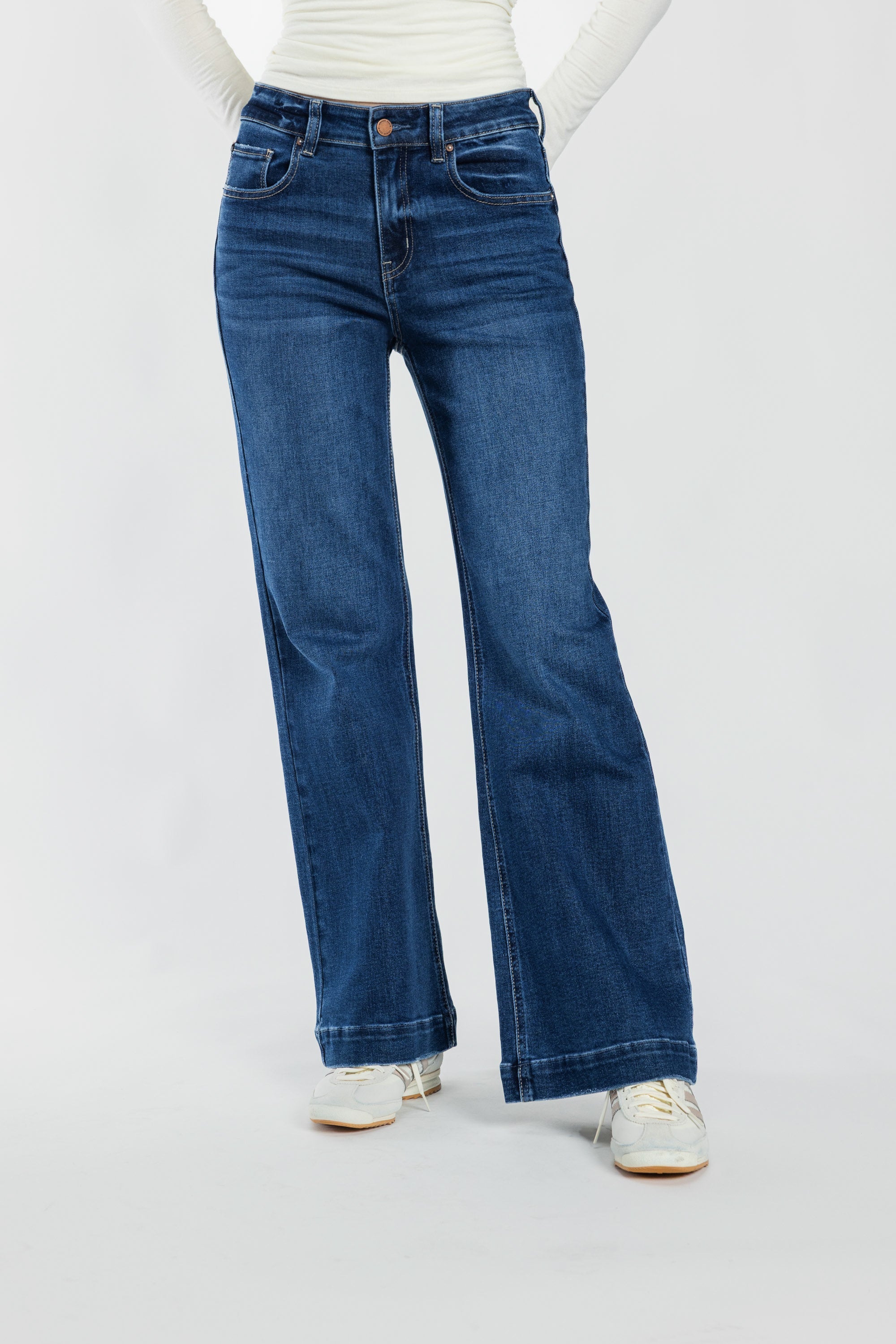 Women's blue wide-leg jeans, denim material, casual wear