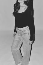 Women's wide-leg jeans in light wash for casual outings
