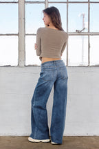 Women's wide-leg jeans in blue denim for casual wear