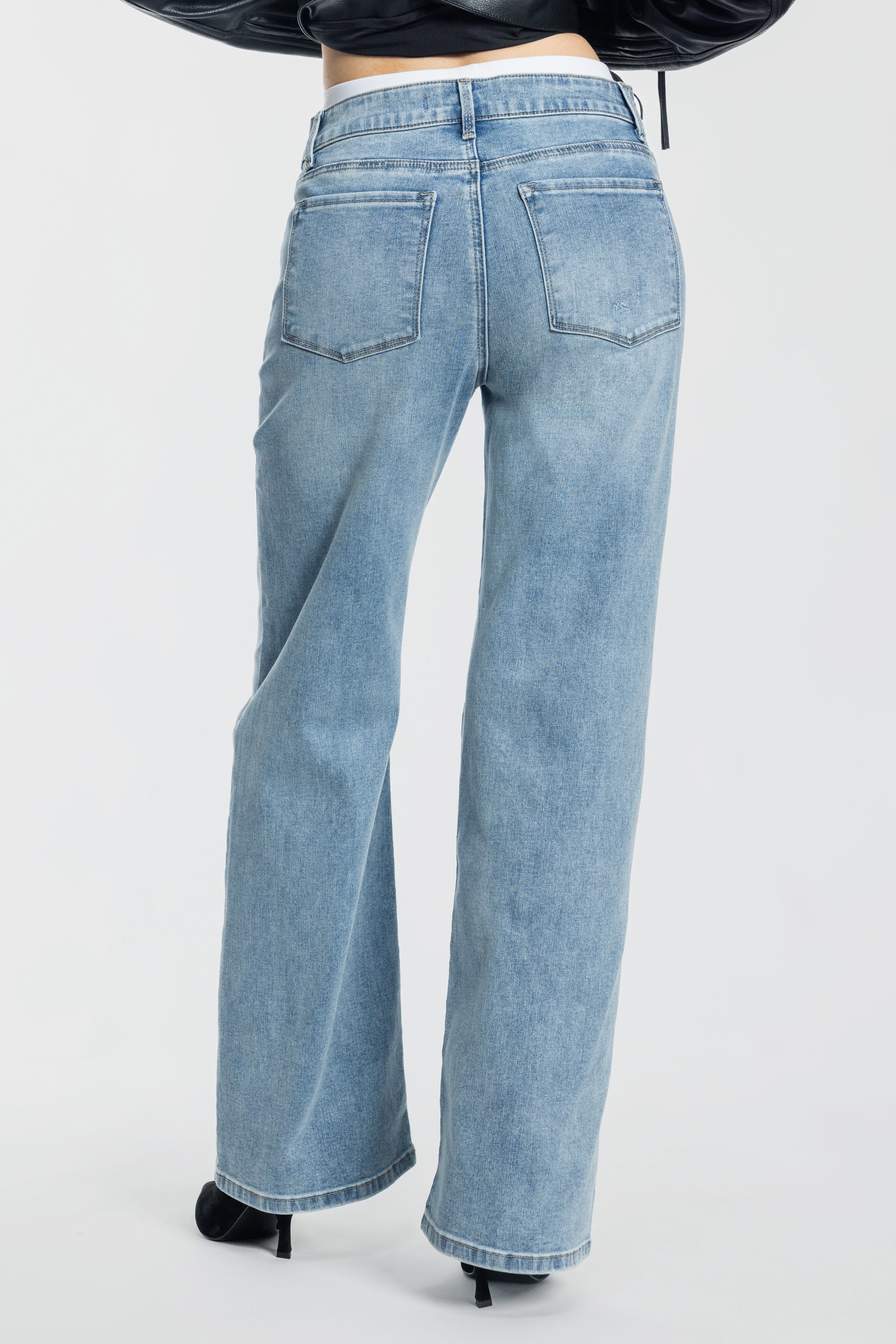 Shop ENJEAN women's wide-leg jeans in light blue for casual wear
