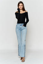 Women's wide-leg jeans in light blue for casual outings